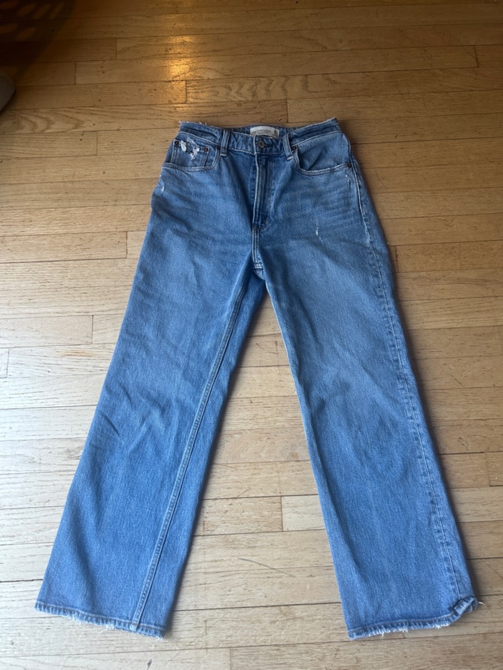 Abercrombie and Fitch 90’s Relaxed Jeans size 26